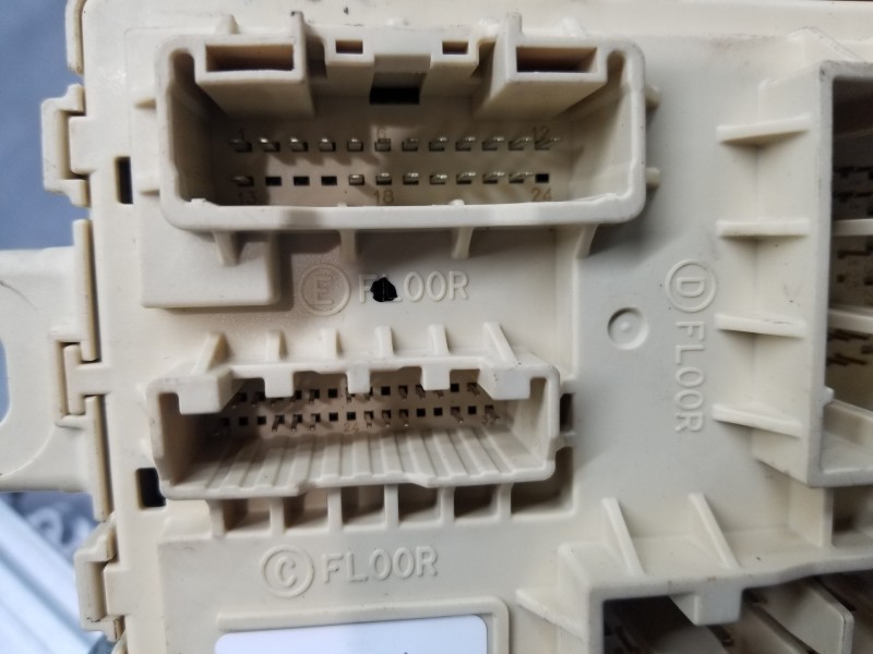 Recambio de caja reles / fusibles para hyundai tucson klass referencia OEM IAM 91950N7220  