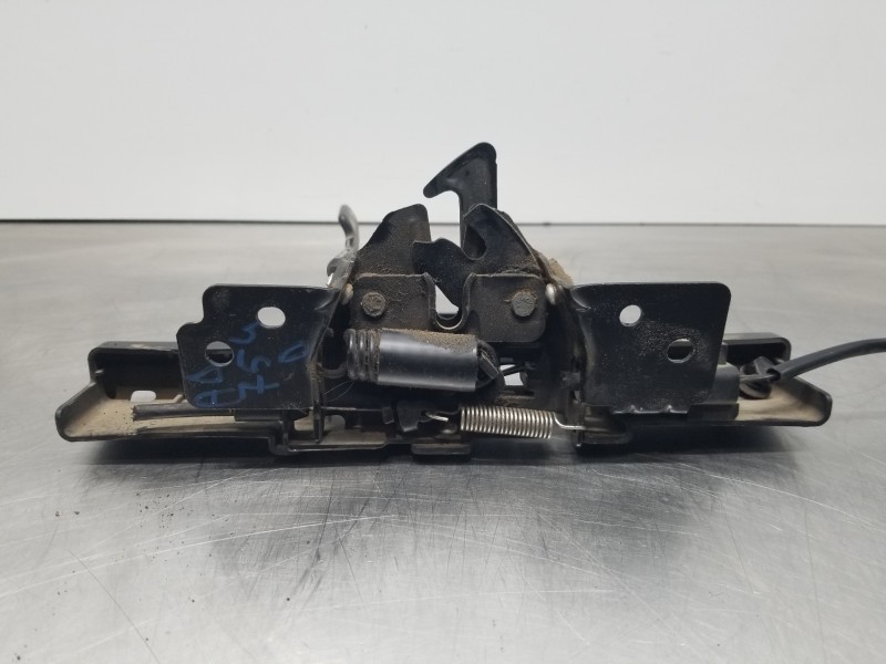 Recambio de cerradura capot para hyundai tucson klass referencia OEM IAM 81130N9000  