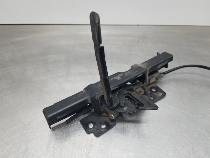 Recambio de cerradura capot para hyundai tucson klass referencia OEM IAM 81130N9000  