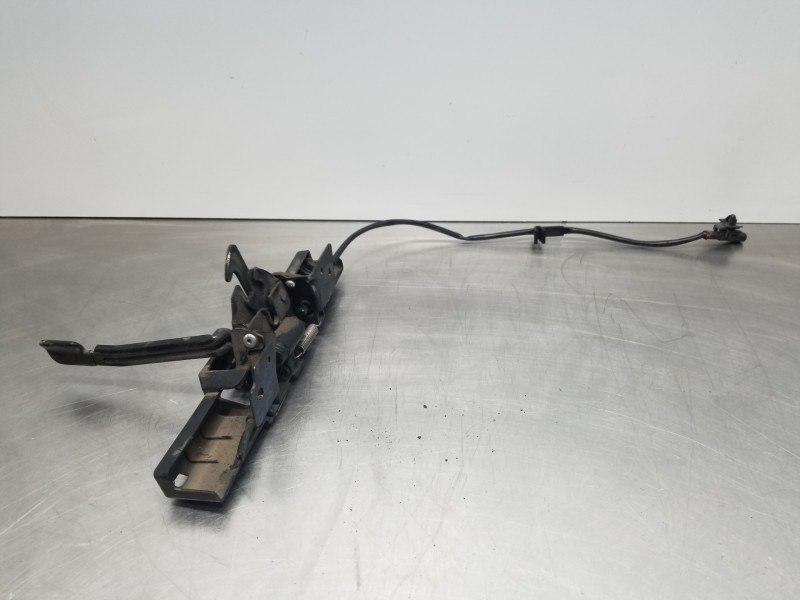 Recambio de cerradura capot para hyundai tucson klass referencia OEM IAM 81130N9000  