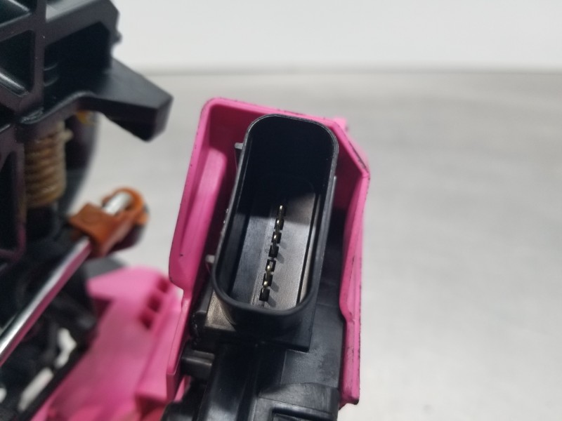 Recambio de cerradura puerta delantera derecha para hyundai tucson klass referencia OEM IAM 81320N7000  