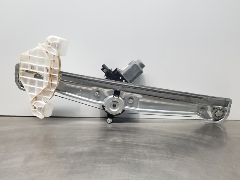 Recambio de elevalunas delantero derecho para hyundai tucson klass referencia OEM IAM 82460N7010 82404N7000 