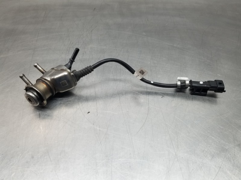 Recambio de inyector para hyundai tucson klass referencia OEM IAM 296302U100 044402515C 