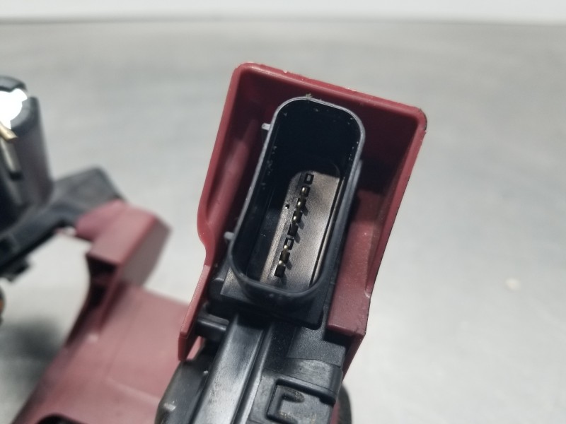 Recambio de cerradura puerta trasera derecha para hyundai tucson klass referencia OEM IAM 81420N7000  