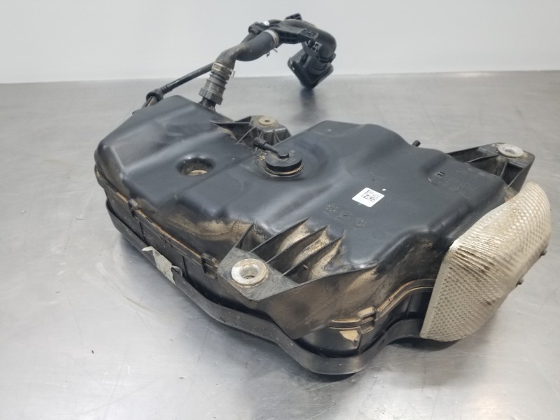 Recambio de deposito aditivo adblue fap ( deposito grande ) para hyundai tucson klass referencia OEM IAM 31550R2000 31500N7000 3