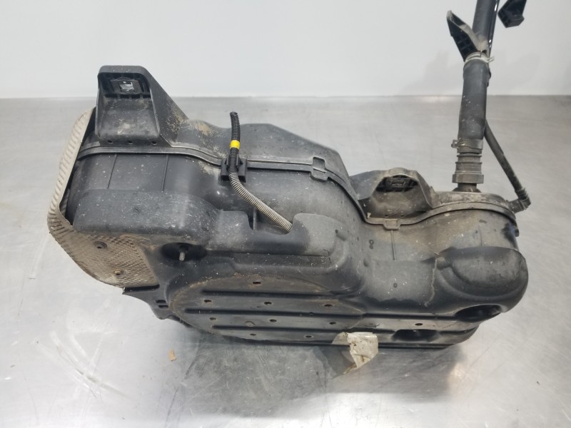 Recambio de deposito aditivo adblue fap ( deposito grande ) para hyundai tucson klass referencia OEM IAM 31550R2000 31500N7000 3