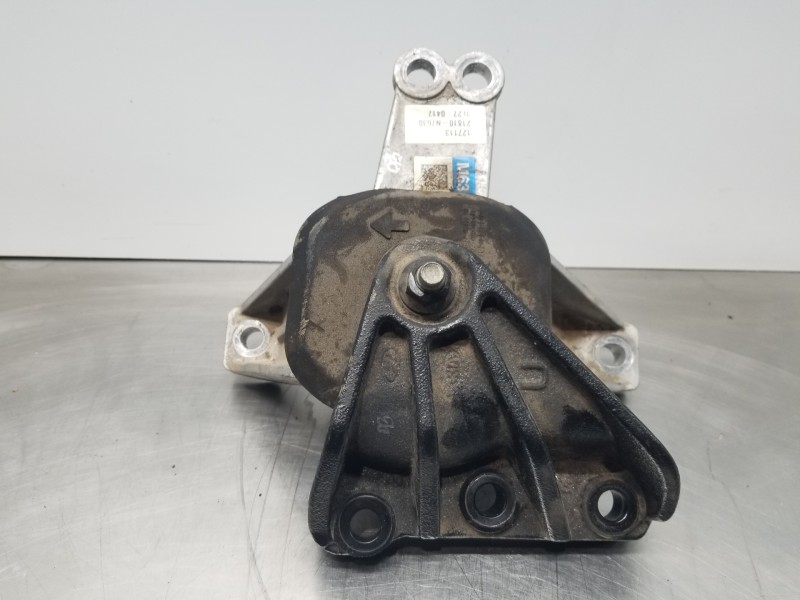 Recambio de soporte motor derecho para hyundai tucson klass referencia OEM IAM 21810N7630  