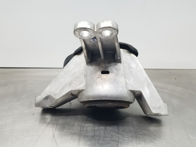 Recambio de soporte motor derecho para hyundai tucson klass referencia OEM IAM 21810N7630  