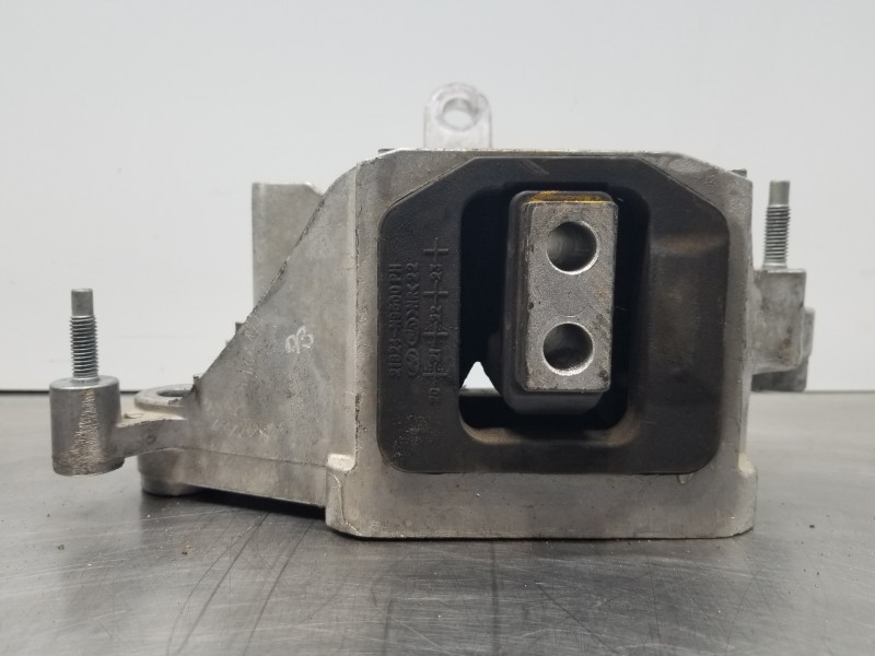 Recambio de soporte motor izquierdo para hyundai tucson klass referencia OEM IAM 21830N7650 21824N9500 