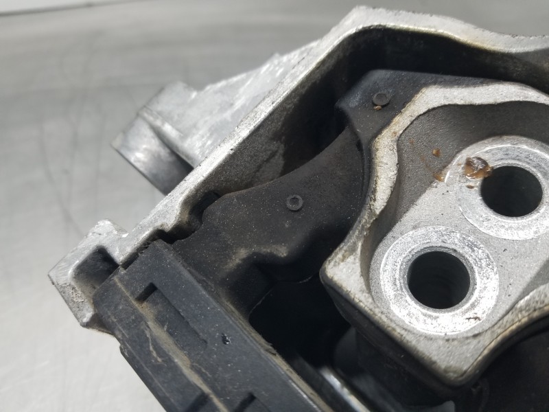 Recambio de soporte motor izquierdo para hyundai tucson klass referencia OEM IAM 21830N7650 21824N9500 