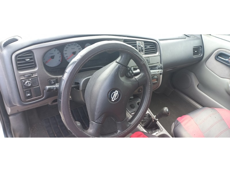 nissan primera berlina (p11) del año 2001