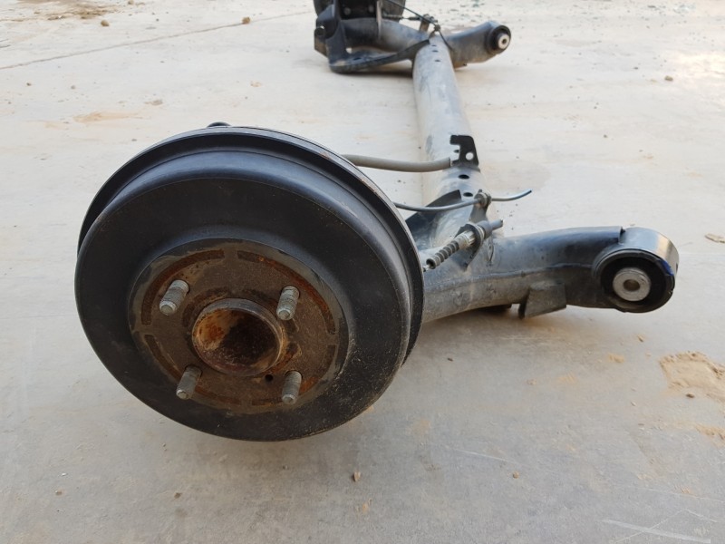 Recambio de puente trasero para ford transit courier trend referencia OEM IAM 2571553 EY165K952AC  Recambio de puente trasero para ford transit courier trend referencia OEM IAM 2571553 EY165K952AC