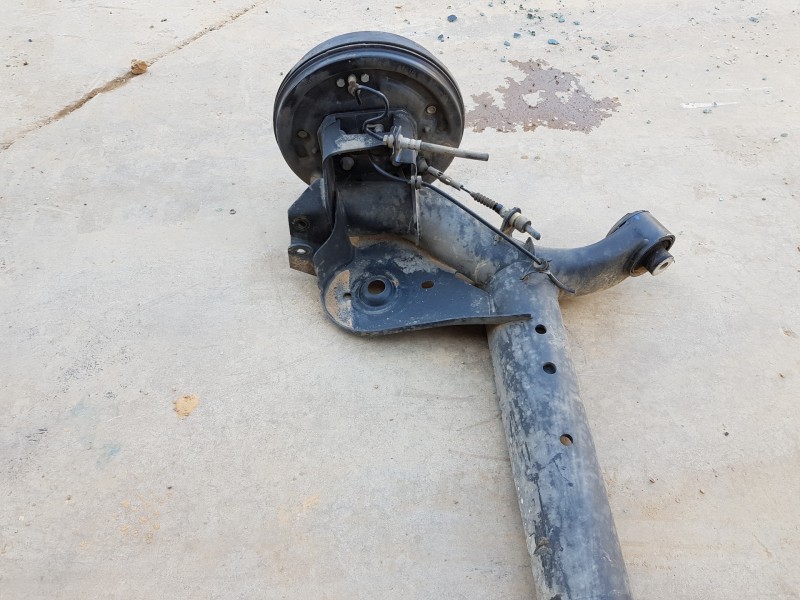 Recambio de puente trasero para ford transit courier trend referencia OEM IAM 2571553 EY165K952AC  Recambio de puente trasero para ford transit courier trend referencia OEM IAM 2571553 EY165K952AC