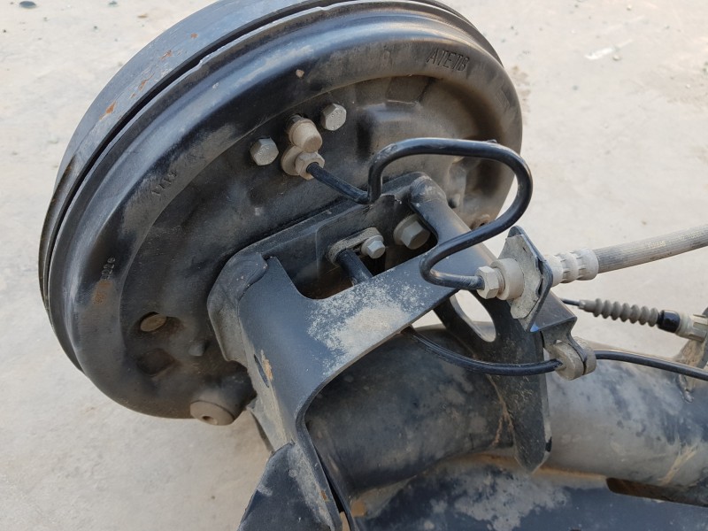 Recambio de puente trasero para ford transit courier trend referencia OEM IAM 2571553 EY165K952AC  Recambio de puente trasero para ford transit courier trend referencia OEM IAM 2571553 EY165K952AC