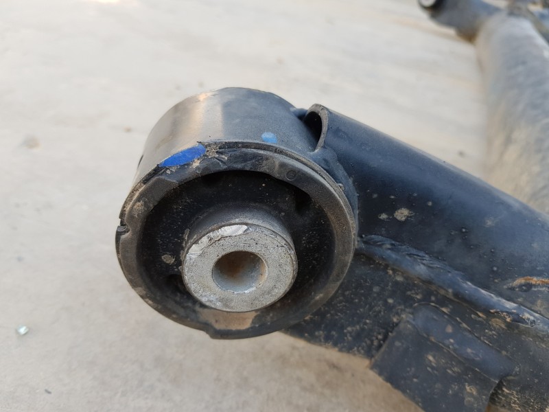 Recambio de puente trasero para ford transit courier trend referencia OEM IAM 2571553 EY165K952AC  Recambio de puente trasero para ford transit courier trend referencia OEM IAM 2571553 EY165K952AC