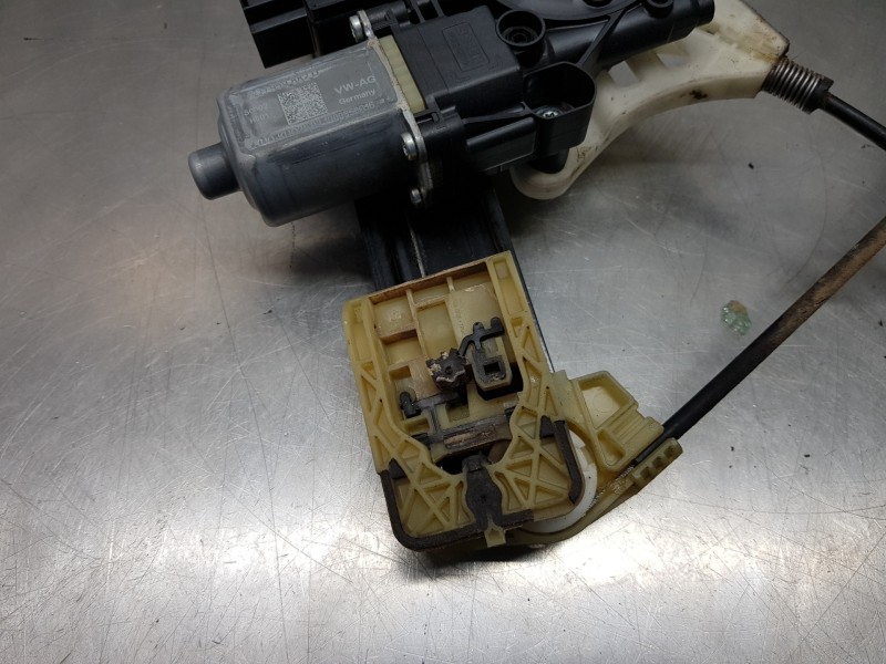 Recambio de elevalunas delantero derecho para seat ibiza (kj1) style referencia OEM IAM 2Q1959406E 6F0837462D  Recambio de elevalunas delantero derecho para seat ibiza (kj1) style referencia OEM IAM 2Q1959406E 6F0837462D