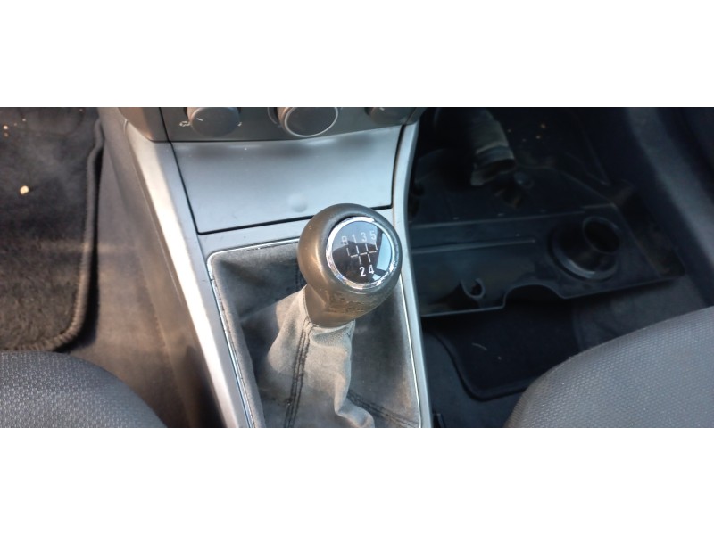 opel astra h berlina del año 2004