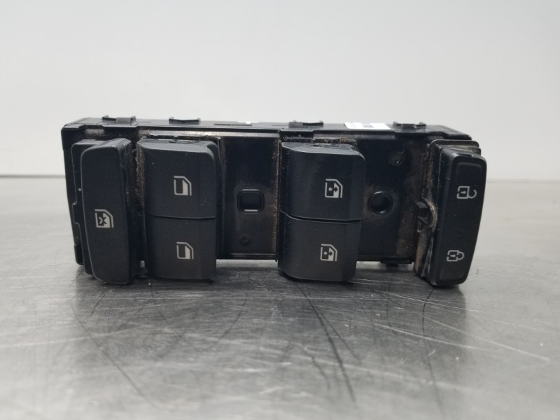 Recambio de mando elevalunas delantero izquierdo para hyundai tucson klass referencia OEM IAM 93571N73004X  