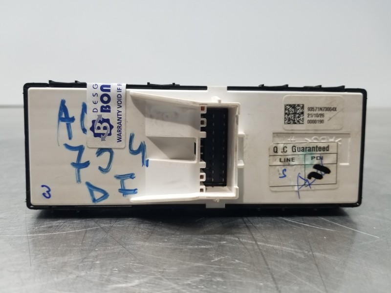 Recambio de mando elevalunas delantero izquierdo para hyundai tucson klass referencia OEM IAM 93571N73004X  