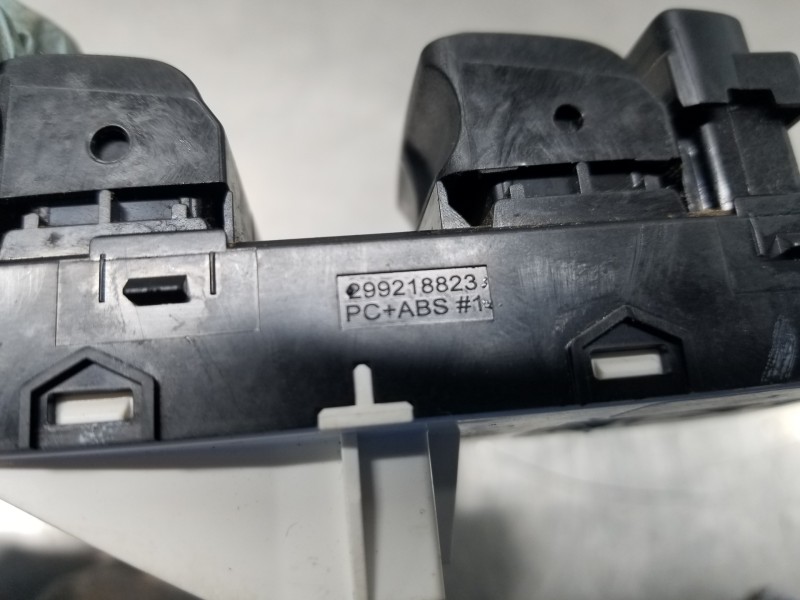 Recambio de mando elevalunas delantero izquierdo para hyundai tucson klass referencia OEM IAM 93571N73004X  