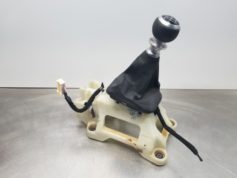 Recambio de palanca cambio para hyundai tucson klass referencia OEM IAM 43700N7120NNB  