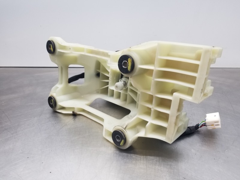 Recambio de palanca cambio para hyundai tucson klass referencia OEM IAM 43700N7120NNB  