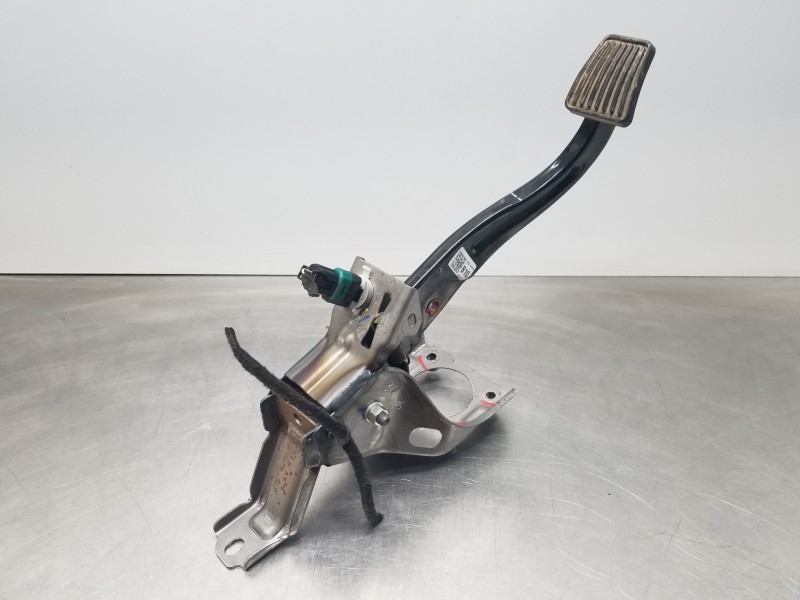 Recambio de pedal freno para hyundai tucson klass referencia OEM IAM 32800N7100  