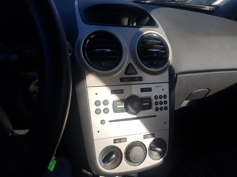 opel corsa d del año 2006