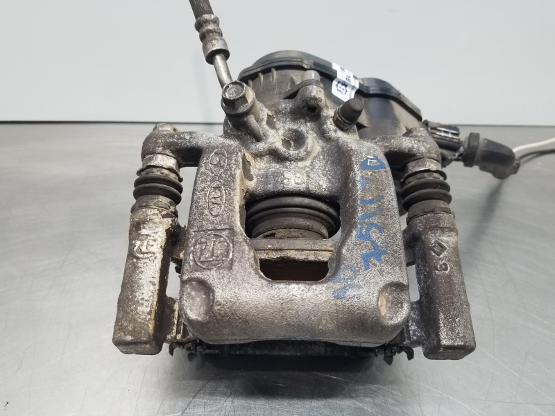 Recambio de pinza freno trasera derecha para hyundai tucson klass referencia OEM IAM 58230N7600  