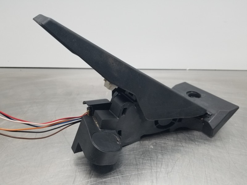 Recambio de pedal acelerador para hyundai tucson klass referencia OEM IAM 32700N7100  