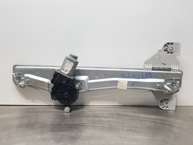 Recambio de elevalunas trasero derecho para hyundai tucson klass referencia OEM IAM 83404N7000 83460N7000 