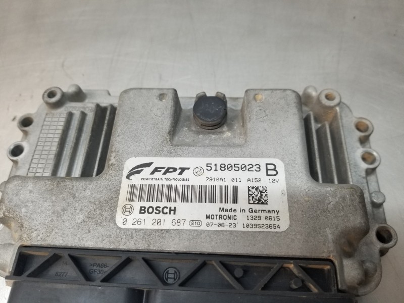 Recambio de centralita motor uce para fiat bravo (198) sport referencia OEM IAM 51805023 0261201687 