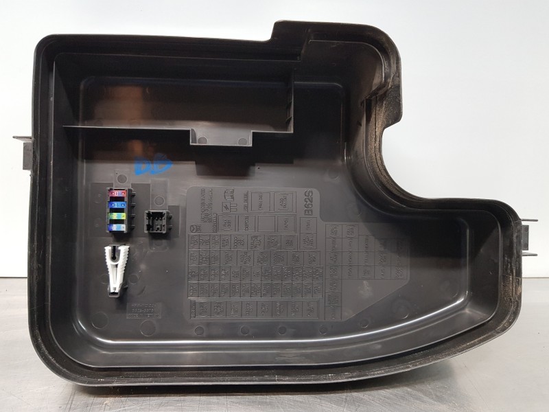 Recambio de caja reles / fusibles para mazda 3 lim. () style referencia OEM IAM TK52675X0C F005V02365 