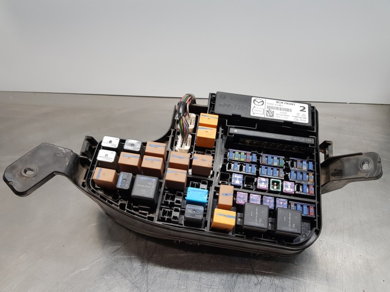 Recambio de caja reles / fusibles para mazda 3 lim. () style referencia OEM IAM TK52675X0C F005V02365 