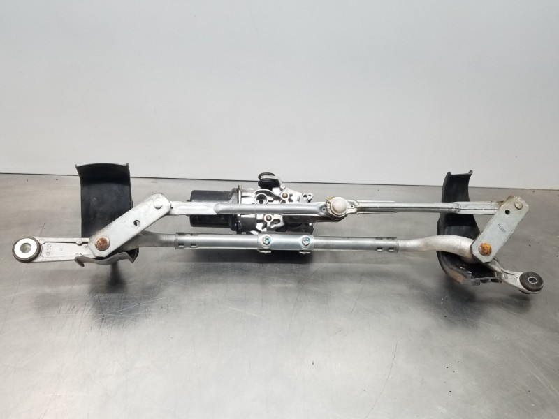 Recambio de motor limpia delantero para mazda 3 lim. () style referencia OEM IAM BHS267340B  