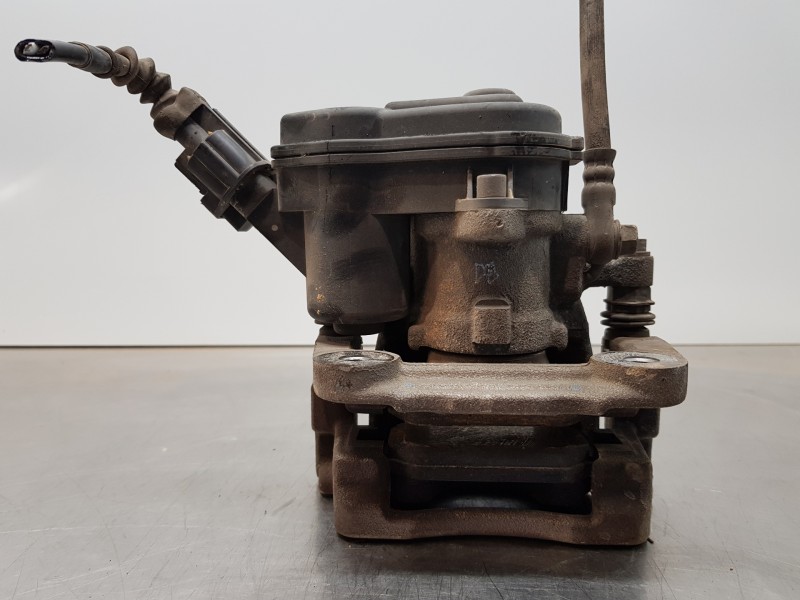 Recambio de pinza freno trasera derecha para mazda 3 lim. () style referencia OEM IAM BAY02661X GML8268EX 