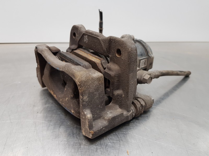 Recambio de pinza freno trasera derecha para mazda 3 lim. () style referencia OEM IAM BAY02661X GML8268EX 