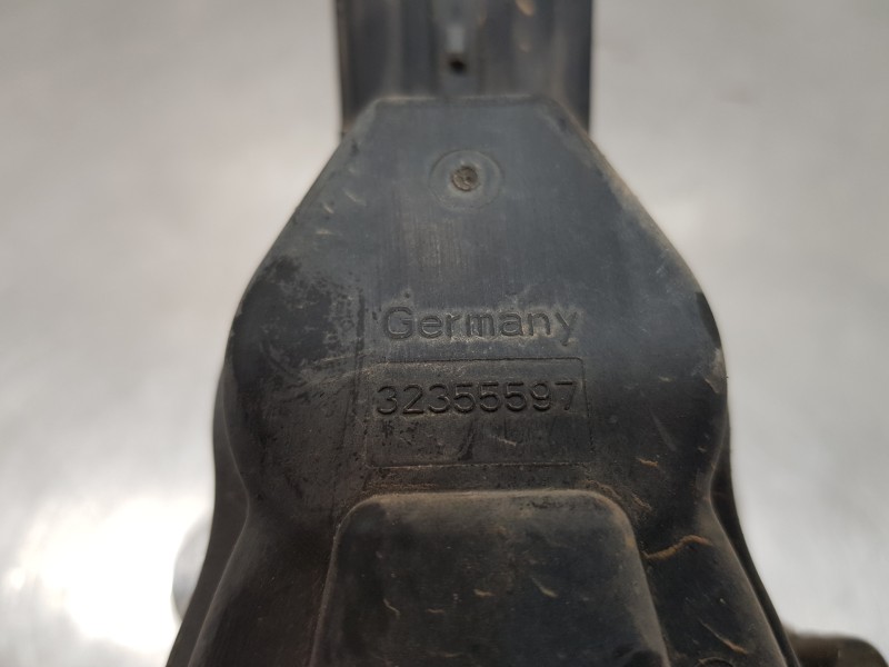 Recambio de pinza freno trasera derecha para mazda 3 lim. () style referencia OEM IAM BAY02661X GML8268EX 