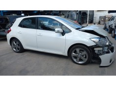 toyota auris del año 2013 2