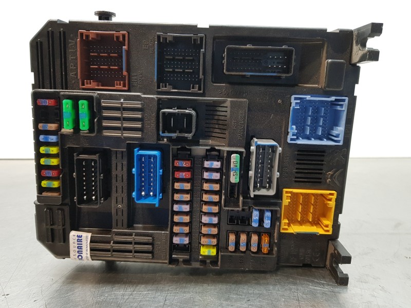 Recambio de caja reles / fusibles para citroen c4 grand picasso spacetourer referencia OEM IAM 9846483280 BSIEL4 28756112
