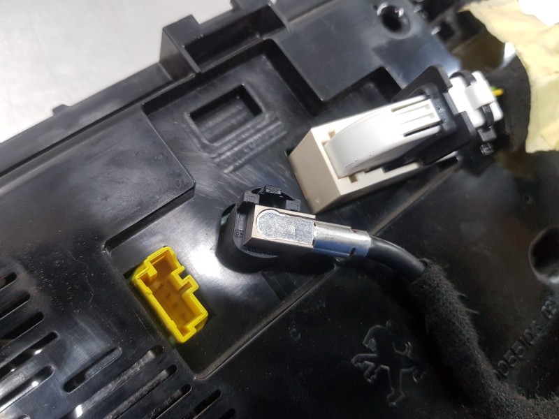 Recambio de cuadro instrumentos para citroen c4 grand picasso spacetourer referencia OEM IAM 9835011180  