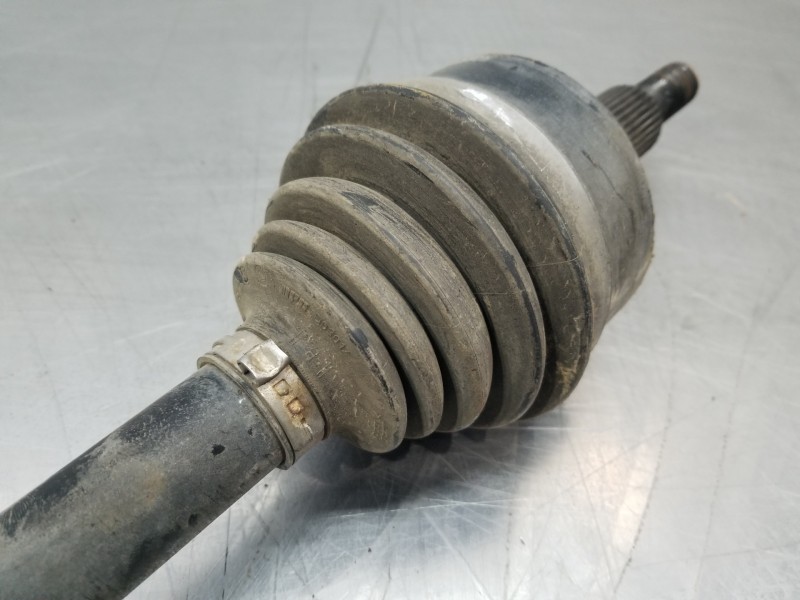 Recambio de transmision trasera derecha para jeep gr. cherokee iv 4x4 referencia OEM IAM P68193667AB 68193667AB 