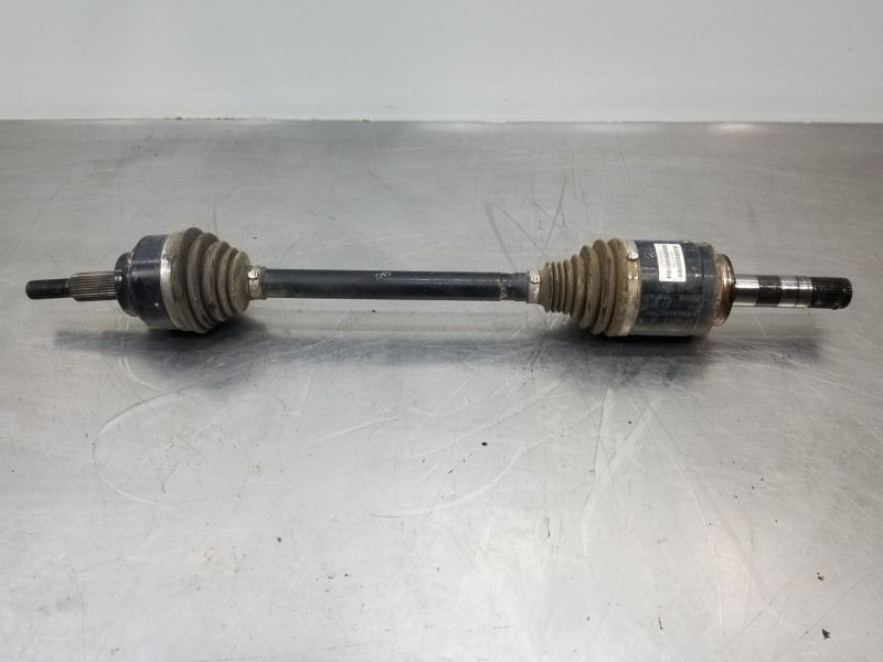 Recambio de transmision trasera izquierda para jeep gr. cherokee iv 4x4 referencia OEM IAM P68193672AB 68193672AB 