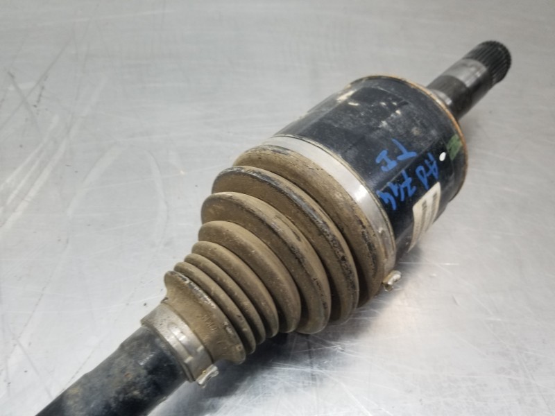 Recambio de transmision trasera izquierda para jeep gr. cherokee iv 4x4 referencia OEM IAM P68193672AB 68193672AB 