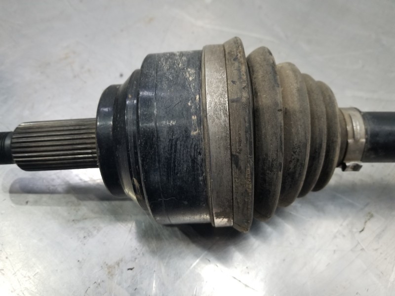 Recambio de transmision trasera izquierda para jeep gr. cherokee iv 4x4 referencia OEM IAM P68193672AB 68193672AB 