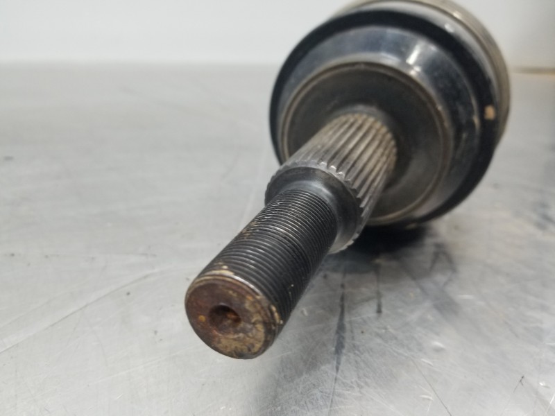 Recambio de transmision trasera izquierda para jeep gr. cherokee iv 4x4 referencia OEM IAM P68193672AB 68193672AB 