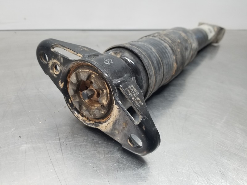 Recambio de amortiguador trasero derecho para jeep gr. cherokee iv 4x4 referencia OEM IAM 68380328AA 68367406AA 