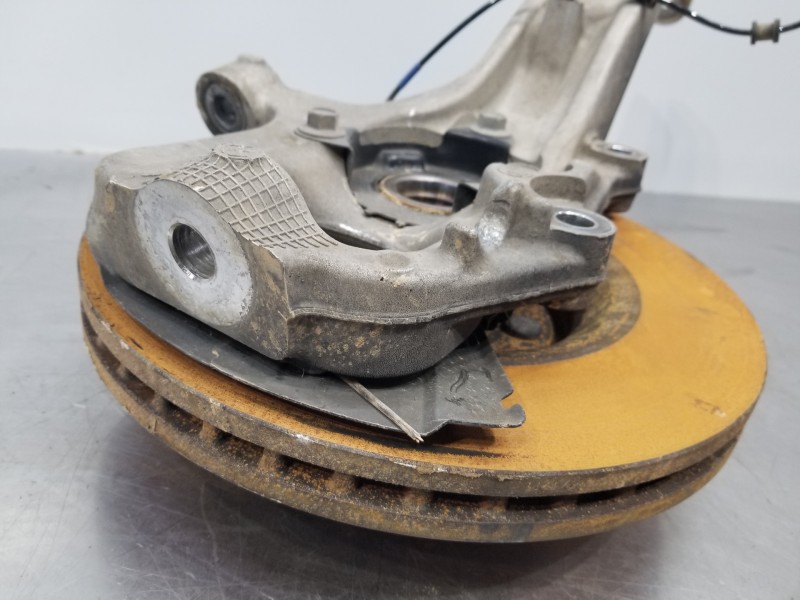 Recambio de mangueta delantera derecha para jeep gr. cherokee iv 4x4 referencia OEM IAM 4877658AD P04877658AD 