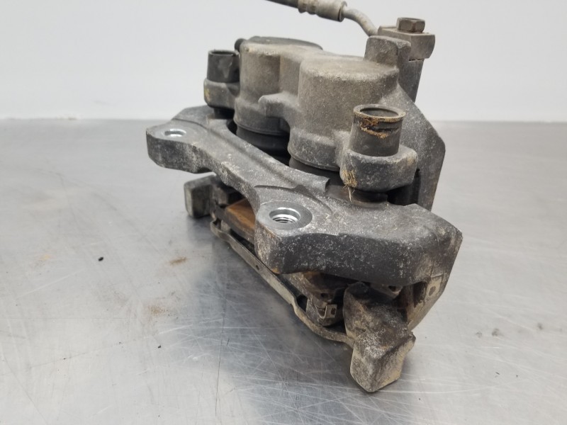 Recambio de pinza freno delantera derecha para jeep gr. cherokee iv 4x4 referencia OEM IAM 68138842AA  