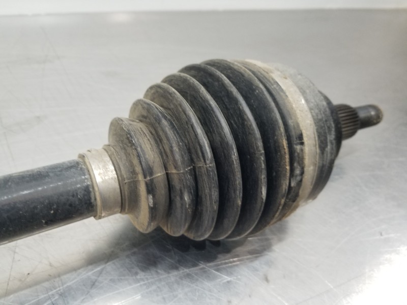 Recambio de transmision delantera derecha para jeep gr. cherokee iv 4x4 referencia OEM IAM 68193660AB P68193660AB 